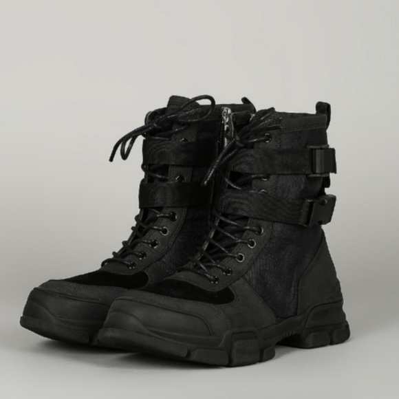 Last size 7 đź–¤Buckled Lace-Up Lug Flatform Boot - Picture 2 of 7